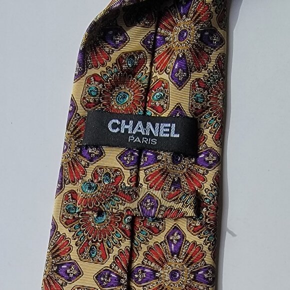 CHANEL Men's Vintage Tie 100% Silk Made in Italy Beige with Jewel pattern - Picture 2 of 4